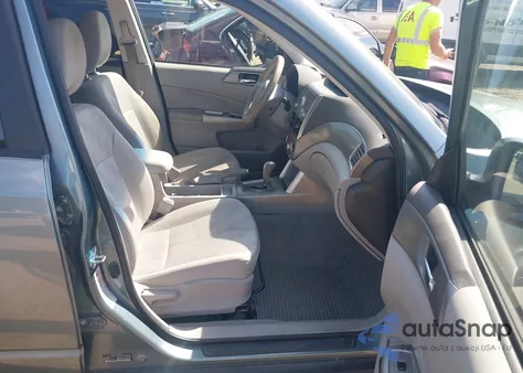 2010 Subaru Forester 2.5X Premium z USA, uszkodzony, nr VIN JF2SH6CC3AH783085